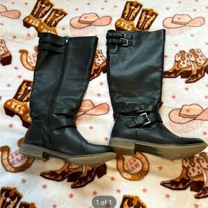 Size 7 black women’s boots